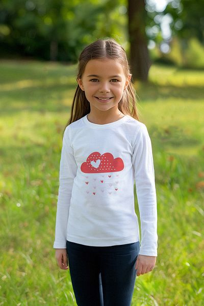 TRENDYOLKIDS Heart Patterned Ecru Cotton Girl's T-Shirt - Crew Neck Tkdaw25Ts00010
