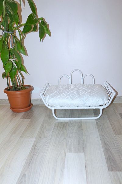 TASARYUM Decorative Cushioned Cat Bed - Throne Model
