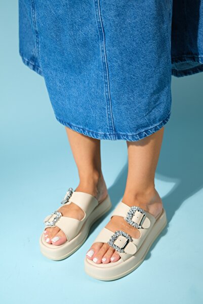 LuviShoes Bézs kőcsatos duplaszalagos PREDS női papucs