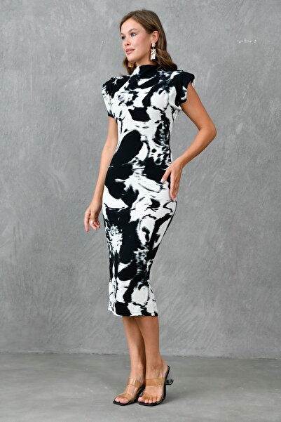 bayansepeti Dijital Baskılı Sandy Kumaş Dik Yaka Yırtmaç Detaylı Vatkalı Kolsuz Midi Abiye Elbise 12271