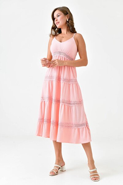 lovebox V-Neck Guipure and Elastic Design - Adjustable Strap Midi Powder Dress 10750