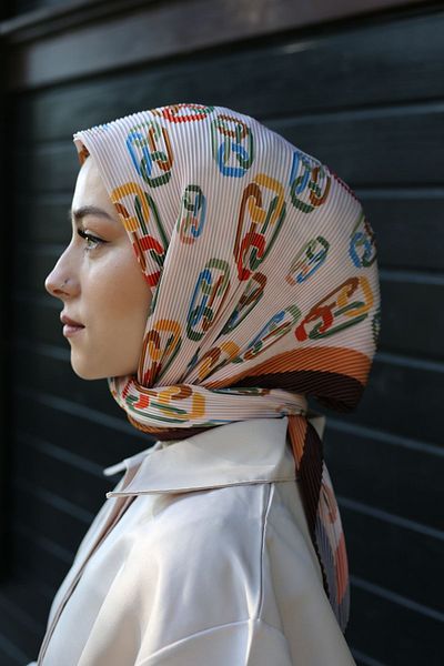 Akel Ring Patterned Pleated Scarf