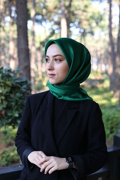 Akel Απλό Κρυστάλλινο Κασκόλ Hijab Μέγεθος 95 x 95 cm