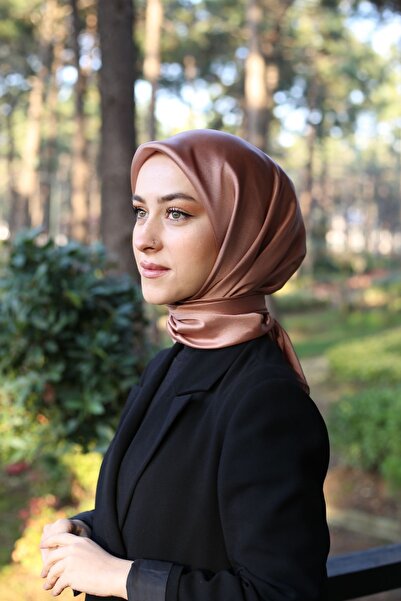 Akel 95x95 cm Plain Crystal Hijab Scarf