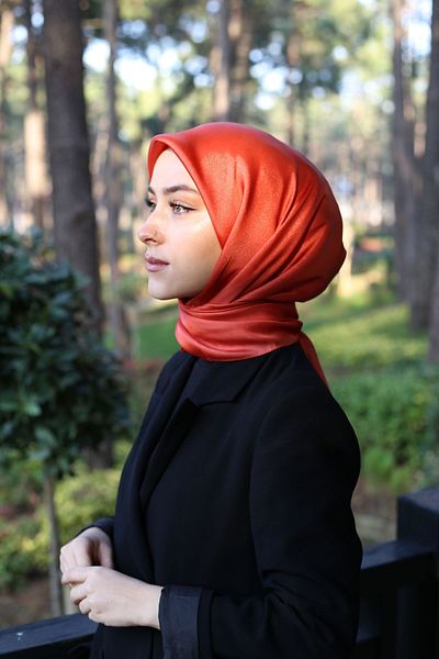 Akel Απλό Κρυστάλλινο Κασκόλ Hijab Μέγεθος 95 x 95 cm