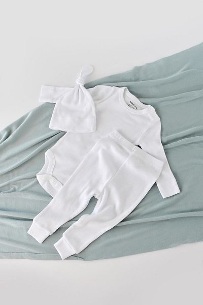 BabyCosy Set pantaloni pentru bebeluși și body cu mânecă lungă și pălărie, 50% țesătură modal - 50% bumbac organic, bebeluși și nou-născuți