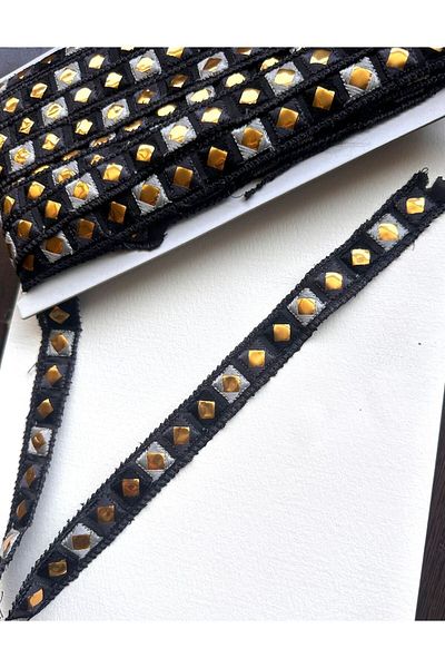 ODDA TASARIM ATÖLYESİ Decorative Black Strip - Mirrored Design