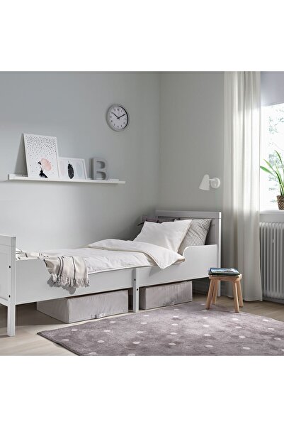 IKEA uzayabilen Çam çocuk karyolası, gri, 80x200 cm   Çocuğunuz büyüdükçe karyola da uzatılabilir.