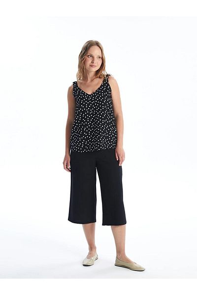 LC Waikiki LCWAIKIKI Classic - Women's Comfortable Fit Elastic Waist Capri