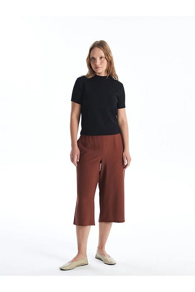 LC Waikiki LCWAIKIKI Classic - Women's Comfortable Fit Elastic Waist Capri