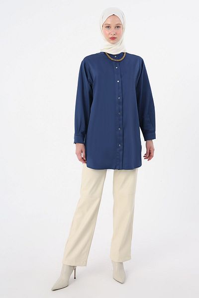 ALLDAY Marineblaue Hemdtunika aus Satin mit prächtigem Kragen