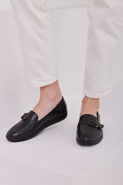 Madamra Siyah Kadın Kemer Detaylı Babet