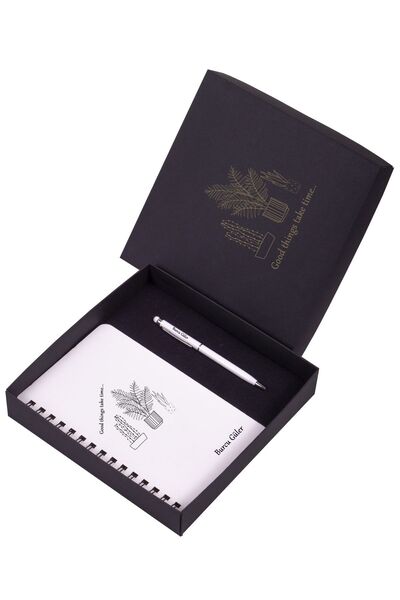 Kitaplı Hediye Güzel Şeyler Zaman Alır Hediye Kutusu - Isme Özel Defter Ve Ka...