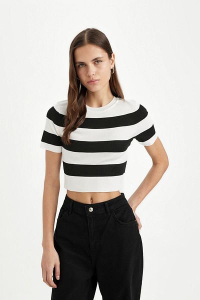 DeFacto Pruhované pletené tričko Crew Neck Crop – krátký rukáv C4408ax24sp