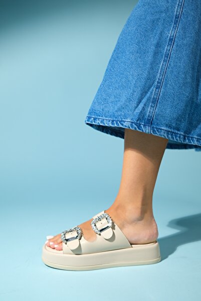 LuviShoes Bézs kőcsatos duplaszalagos PREDS női papucs