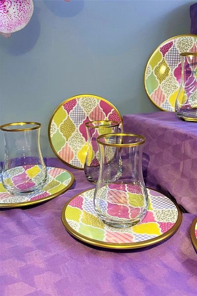 DECOSTYLE 12 Piece Patterned Matte Gold Tea Set with Ceramic Plate