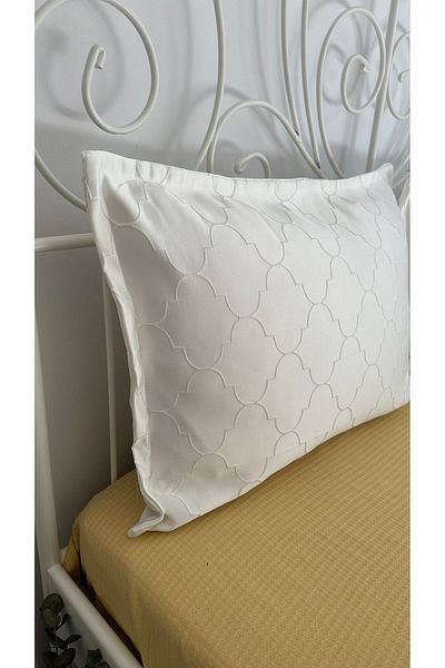Decamor home Ecru Satin 3 Piece Bedspread Set - Double