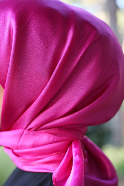 Akel Plain Crystal Hijab Scarf Size 95 x 95 cm
