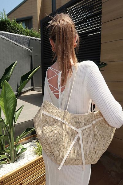 LOVENTA Beige Niesha Allure-Mer - Large Tote Bag