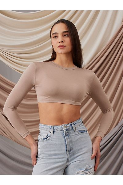Femple Modest Hijab Crop Body |   Χρώμα: Ζεστή άμμος |   Κάλυμμα λαιμού/μανίκι