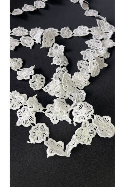 Ozpas White Flower Guipure Strip - 3 Cm x 5m