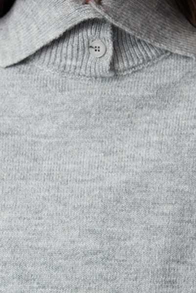 Trendyol Collection Turtleneck Gray Knitwear Sweater - Soft Texture anD Button Detail TWOAW25SV00002