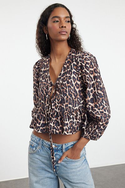 Trendyol Collection Gewebtes Hemd mit Leopardenmuster und normaler Passform - Mehrfarbig mit Krawattendetail TWOAW25GO00087