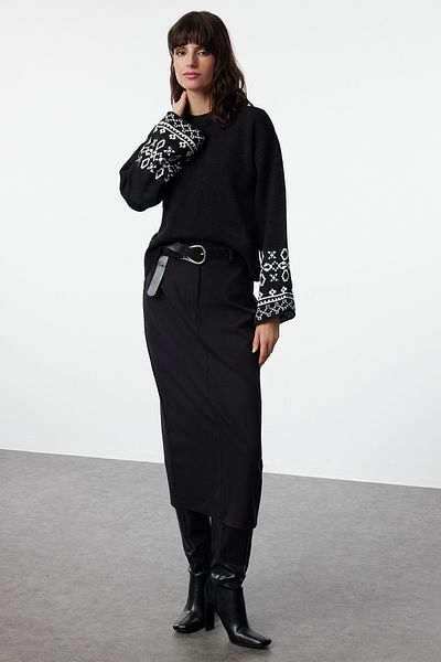 Trendyol Collection Pulover negru cu decolteu triplu - cu textura moale și detaliu la capătul brațului TWOAW25KZ00264