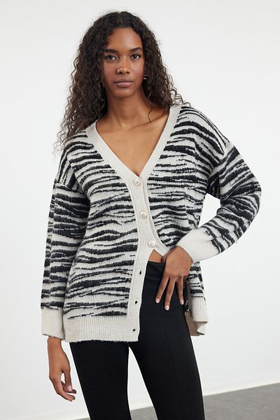 Trendyol Collection Strickjacke mit Zebramuster und weicher Textur - TWOAW25HI00239