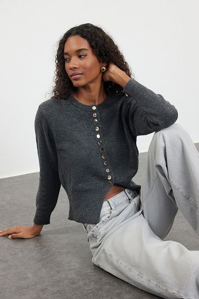 Trendyol Collection Tmavě šedá Basic Button Down Jacket Vypadající měkký pletený svetr s texturou TWOAW25HI00164