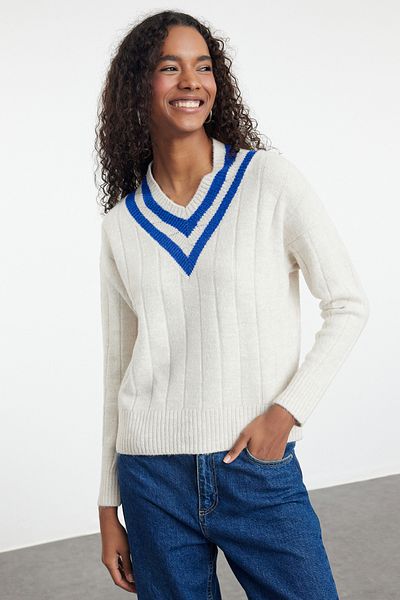 Trendyol Collection Pulover din tricotaje cu decolteu în V cu textura moale - TWOAW25KZ00206