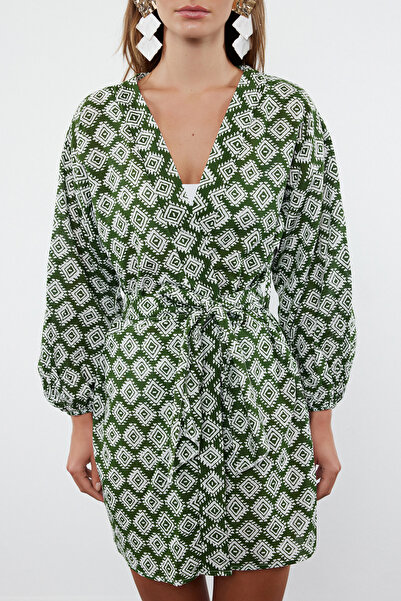 Trendyol Collection Mini Kimono a kaftan s geometrickým vzorem ze 100% bavlny - TBESS22KM0022