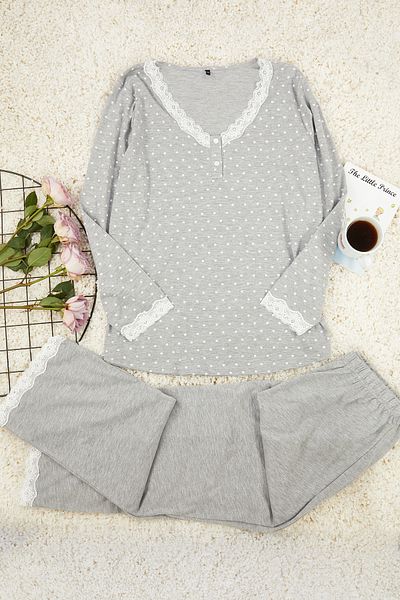Trendyol Curve Graues Pyjama-Set aus Strick mit Polka Dots und Spitzendetail - TBBAW25AI00034