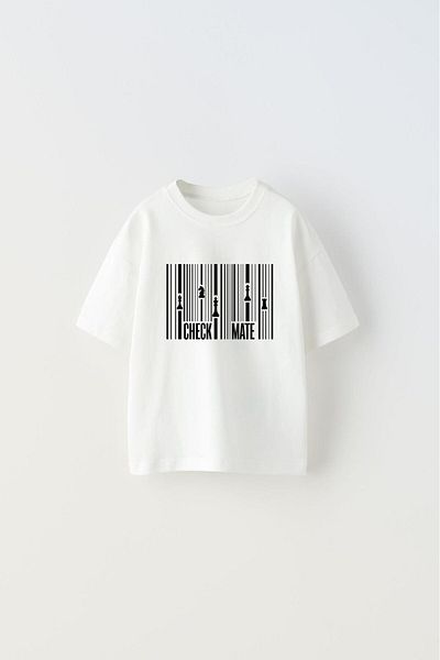 The Champ Clothing Бяла детска тениска - надпис „Шах и мат“ с принт „Шахматни линии“