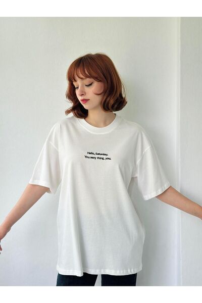 Retrobird Унісекс Екрю Оверсайз Футболка - З вишивкою Saturday