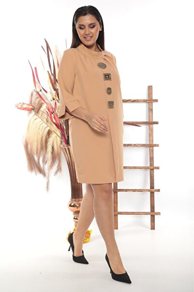 Rina Line Λεπτομερές φόρεμα με κουμπιά αξεσουάρ