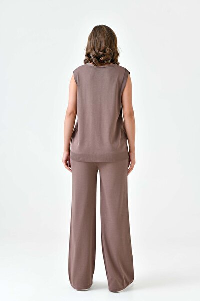 lovebox Σετ πλεκτό καφέ με λαιμόκοψη - αμάνικο γιλέκο με κουμπιά και ψηλόμεσο παντελόνι 103