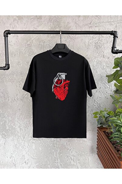 BİKOMBİNE Μαύρο ανδρικό μπλουζάκι - με στάμπα χειροβομβίδα και καρδιά