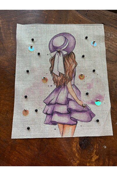 Gönülden Tasarım 23x19 cm Ljubičasta haljina sa perlama, šljokicama i slamnat...