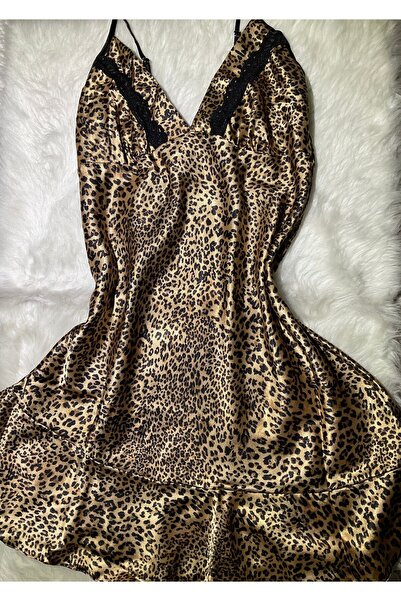 Le Tonnerre ثوب نوم نسائي من الساتان بنقشة الفهد مقاس كبير