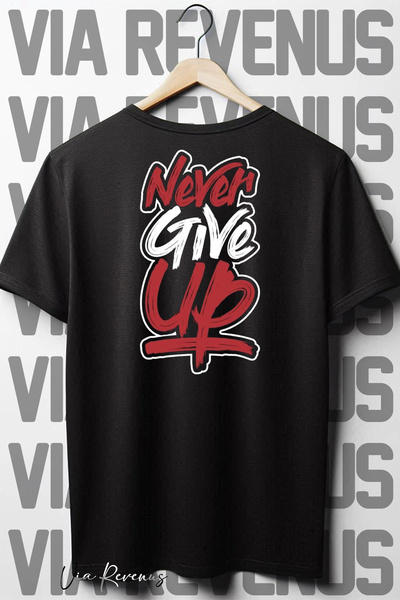 Vordevia Crna Oversize kroj T-shirt - Nikada ne odustaj Štampano