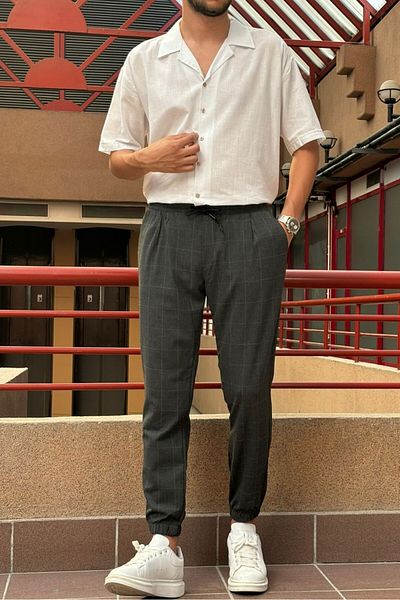 inpool Ανδρικό ελαστικό παντελόνι Jogger με καρό στάμπα με κορδόνια στη μέση και πιέτες 24INP199K