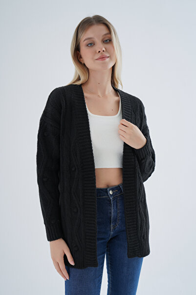 Trist Star Kadın Siyah Oversize Pon Ponlu Yürütme Örgülü Uzun Yün KarışımlıTriko Örme Hırka TRIST-6165