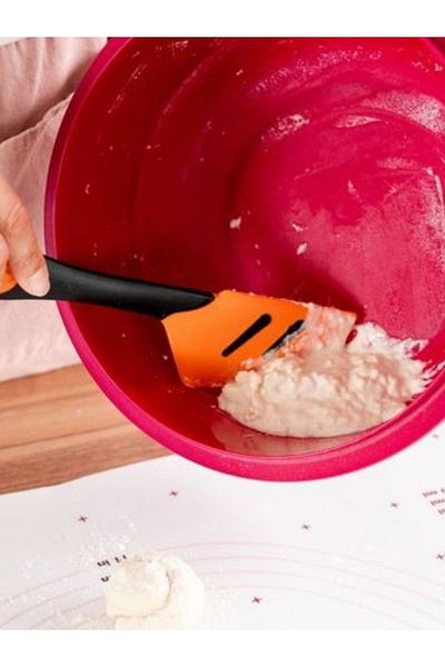 Tupperware Silicone Thick Spatula