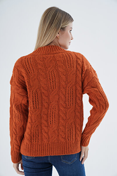 Trist Star سترة تريكو برتقالية كبيرة الحجم ومضفرة برقبة على شكل حرف V - أزرار مخرمة ومزيج من الصوف