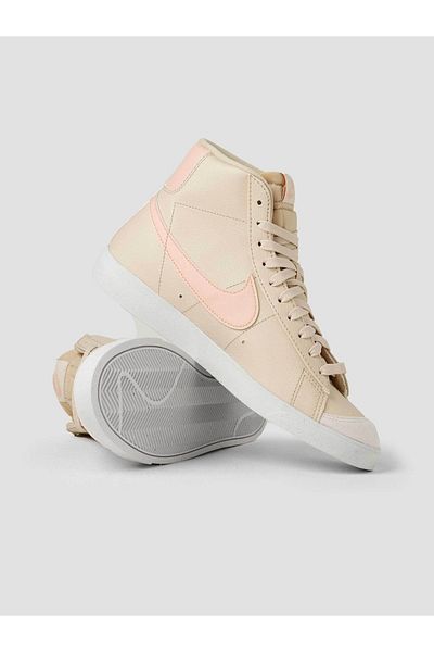 Nike حذاء بليزر ميد '77 سنيكرز للنساء Fb0780-100