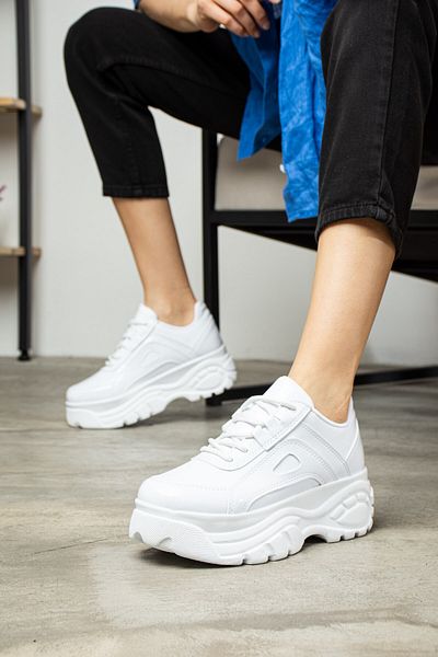 İmerShoes Pantofi de damă cu model din piele lacuită albă - Talpă înaltă ușoară, cu șireturi 001