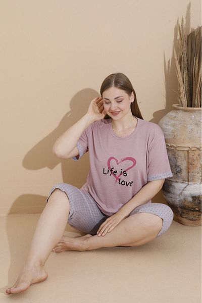 Temporium Plus Size Women's Viscose Pajamas Set - Printed Pattern, Short Sleeve, Capri