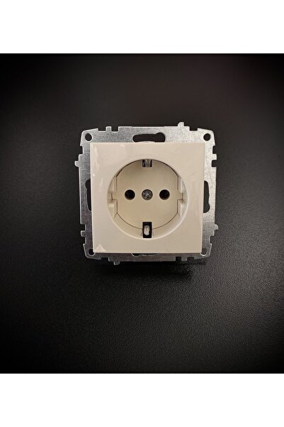 ELBİ 6 موديلات ذات مقبس مؤرض من سلسلة كريمات زينة الطبيعية.