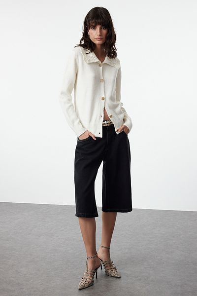 Trendyol Collection Polo Collar Ecru Knitwear Cardigan - Soft Textured Twoaw25Hi00055